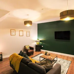 3 Bedroom Centre Townhouse Holiday home