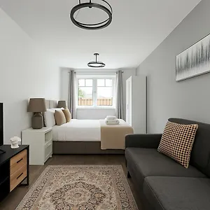 Bright Private - Peaceful Morden Location Apartment
