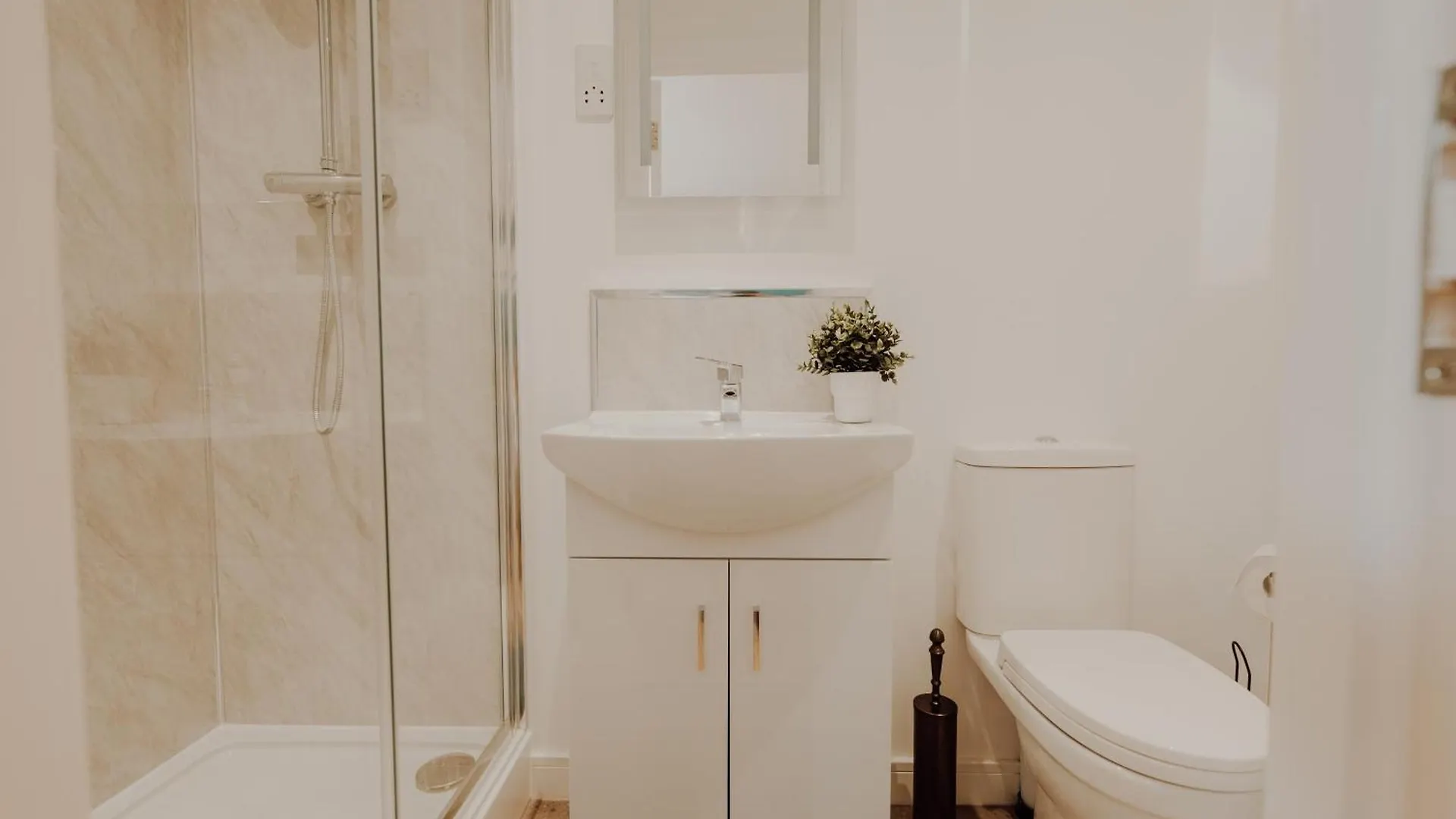 Apartment City Central, Sleeps 5, 3 Beds, Free Parking Nottingham