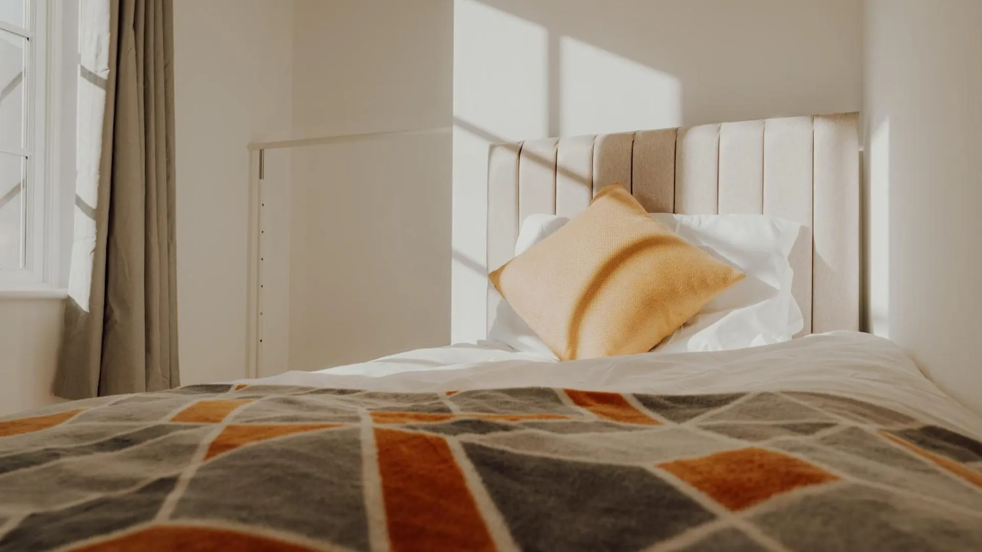 Apartment City Central, Sleeps 5, 3 Beds, Free Parking Nottingham